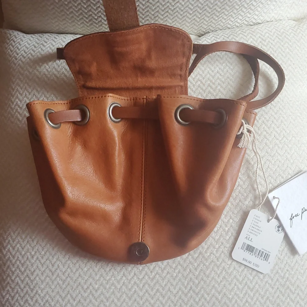 Free People We The Free Comeback Crossbody/Sap - Picture 9 of 16